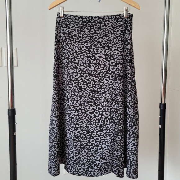 Leopard Print Midi Skirt - Size Medium - Picture 2 of 8